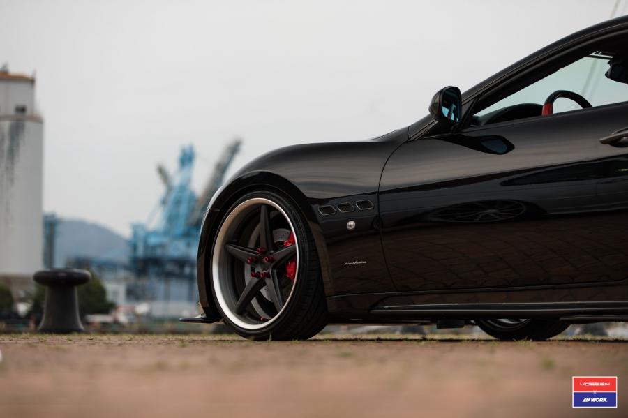 Детали экстерьера Maserati GranTurismo on Vossen Wheels (VWS-3) 2019 года  (фото 2 из 24)
